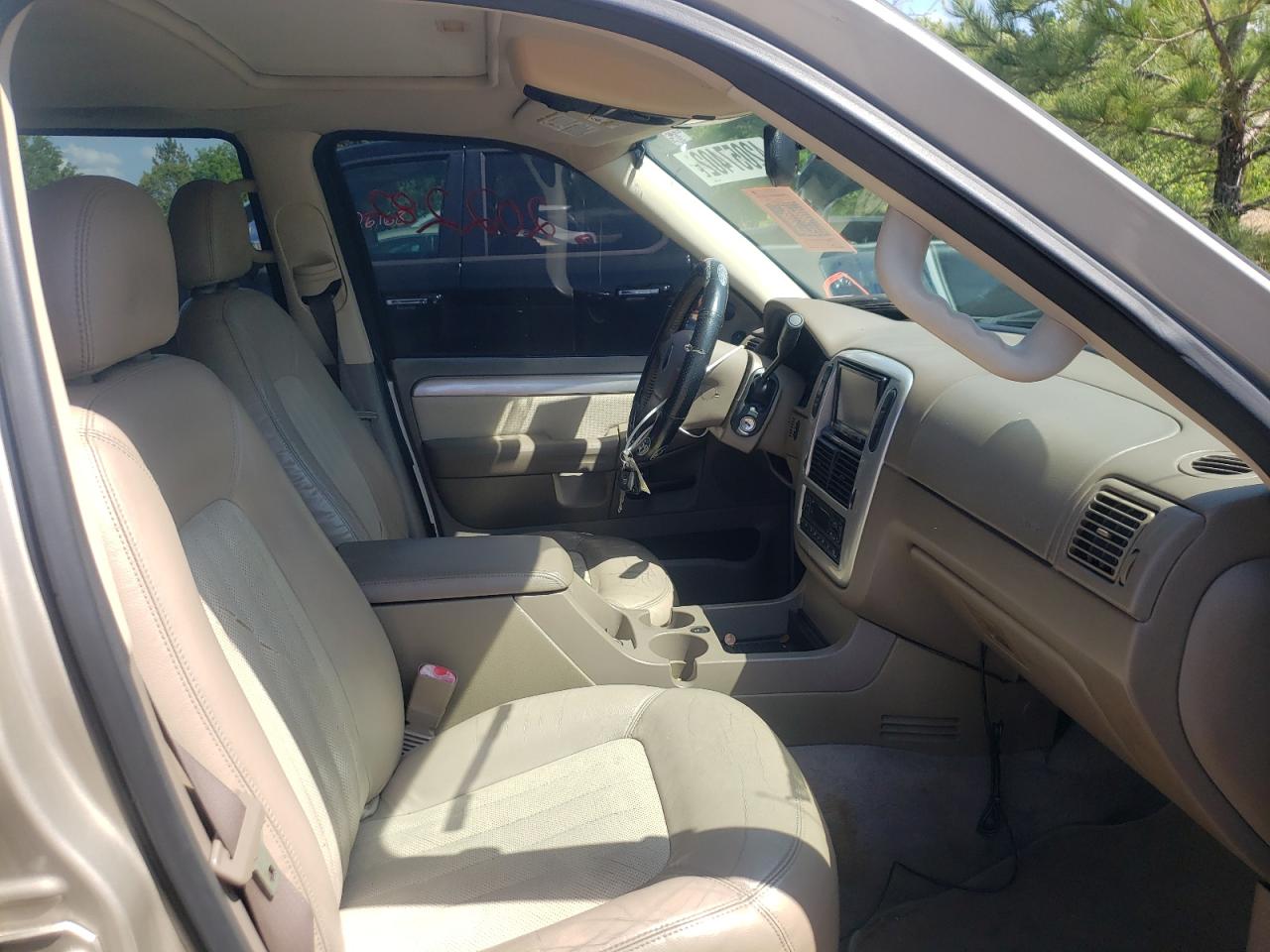 Photo 5 from auction – 2005 MERCURY MOUNTAINEE with VIN 4M2ZU66K05UJ02027