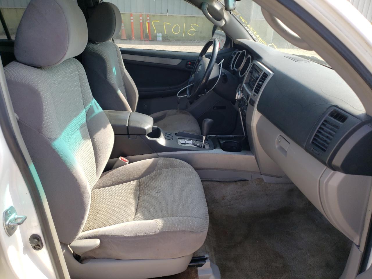 Photo 5 from auction – 2004 TOYOTA 4RUNNER SR with VIN JTEBT14R248011504