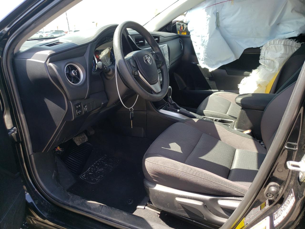 Photo 5 from auction – 2018 TOYOTA COROLLA L with VIN 5YFBURHE8JP816530