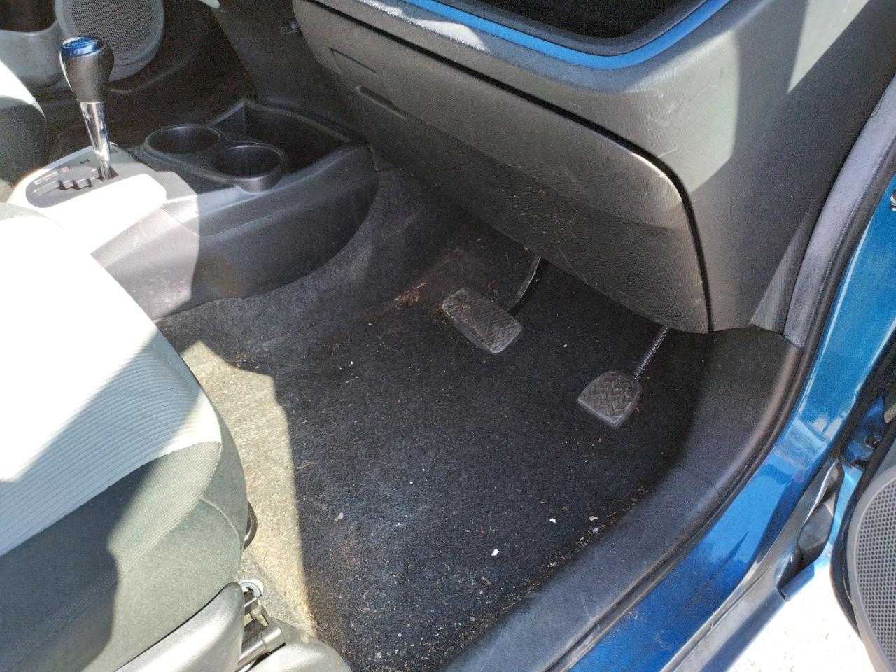 Photo 9 from auction – 2012 TOYOTA PRIUS C with VIN JTDKDTB32C1029701