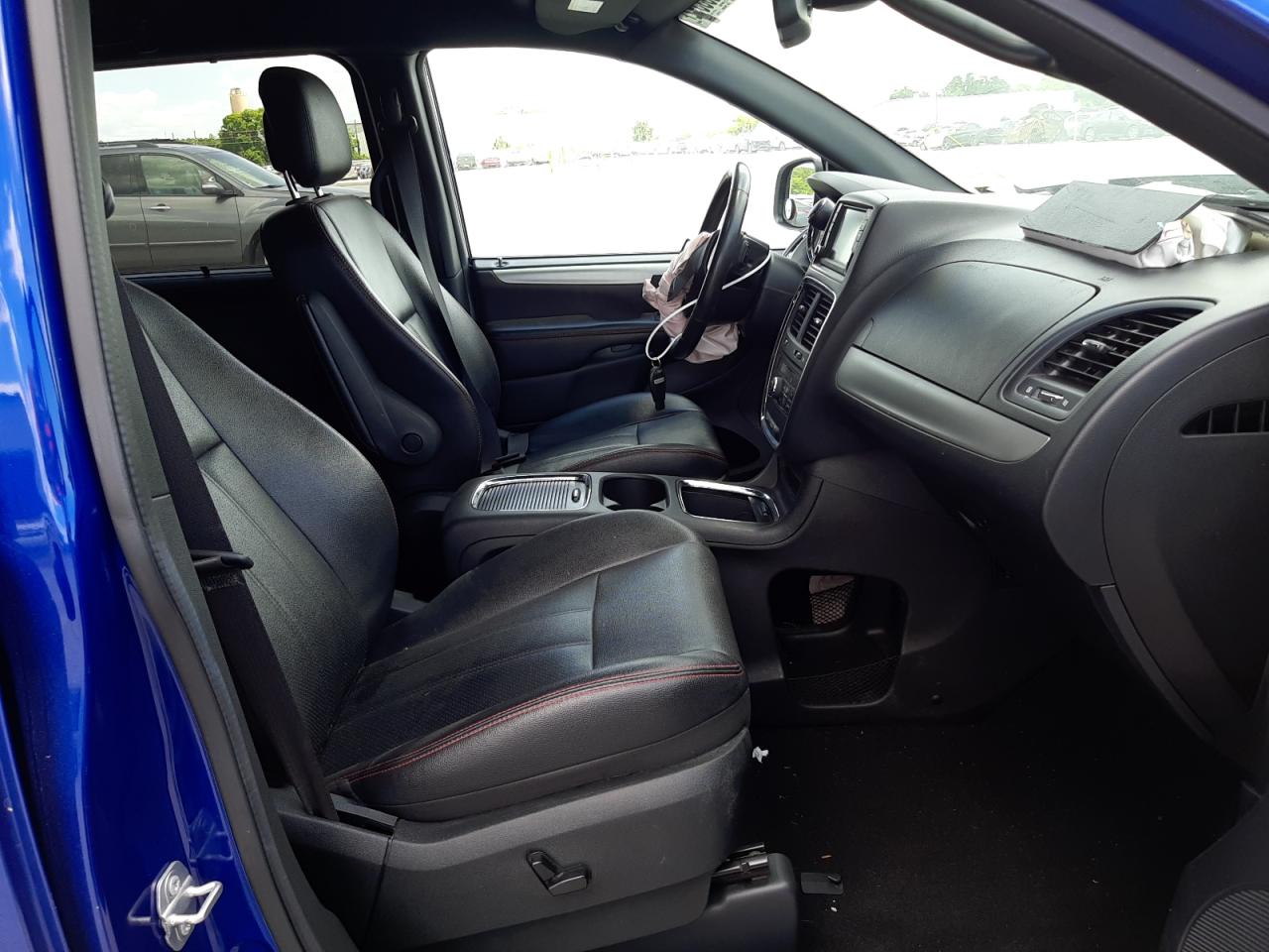 Photo 5 from auction – 2019 DODGE GRAND CARA with VIN 2C4RDGEG3KR695903