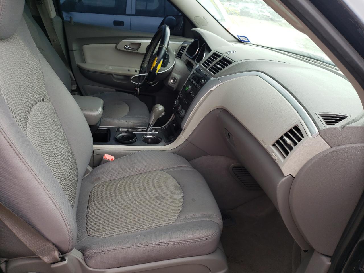 Photo 5 from auction – 2009 CHEVROLET TRAVERSE L with VIN 1GNER23D99S181503