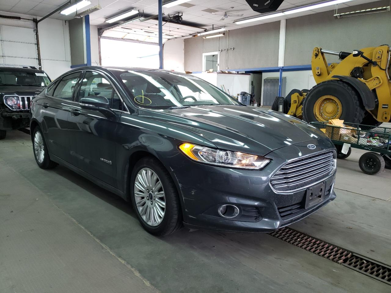 FORD FUSION SE 2016 مع رقم تعريف المركبة 3FA6P0LU1GR196566 - صورة من المزاد