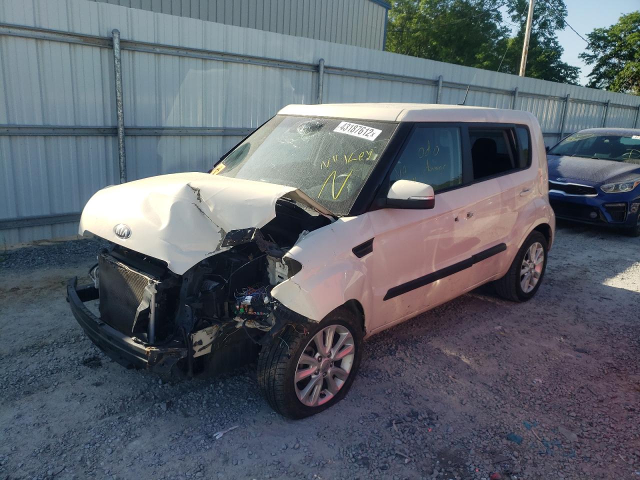 Photo 2 from auction – 2013 KIA SOUL + with VIN KNDJT2A68D7758272