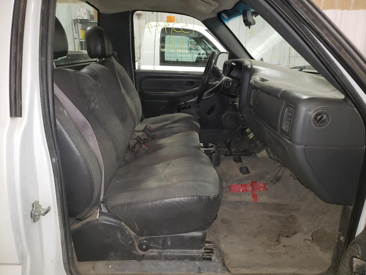Photo 5 from auction – 2005 CHEVROLET SILVERADO with VIN 1GCEK14V85Z113578