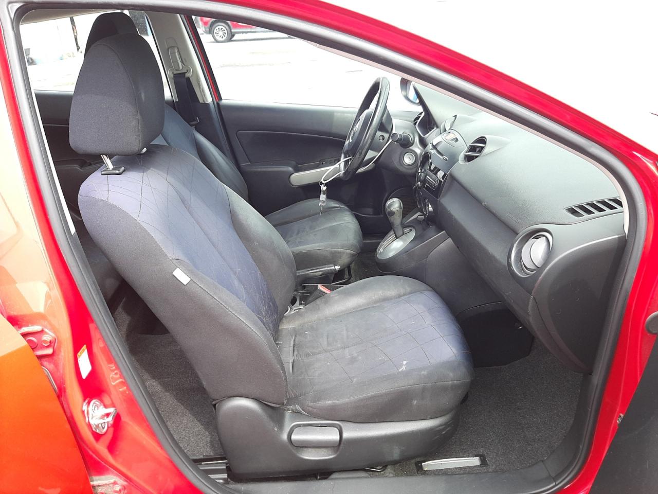 Photo 5 from auction – 2011 MAZDA MAZDA2 with VIN JM1DE1HZ7B0125432