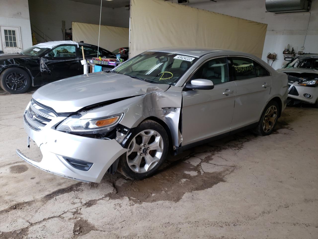 Photo 2 from auction – 2011 FORD TAURUS SEL with VIN 1FAHP2EW6BG175604