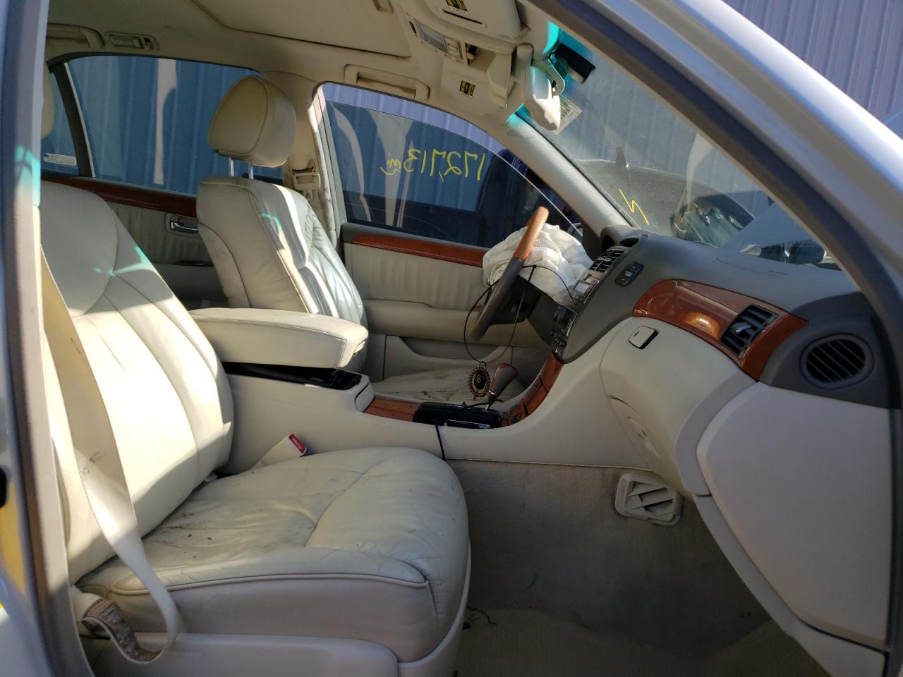 Photo 5 from auction – 2002 LEXUS LS 430 with VIN JTHBN30F820070105