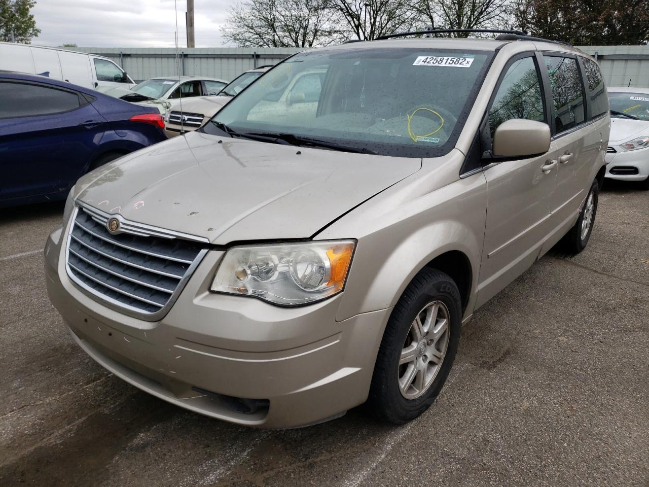 Photo 2 from auction – 2008 CHRYSLER TOWN & COU with VIN 2A8HR54P48R680900