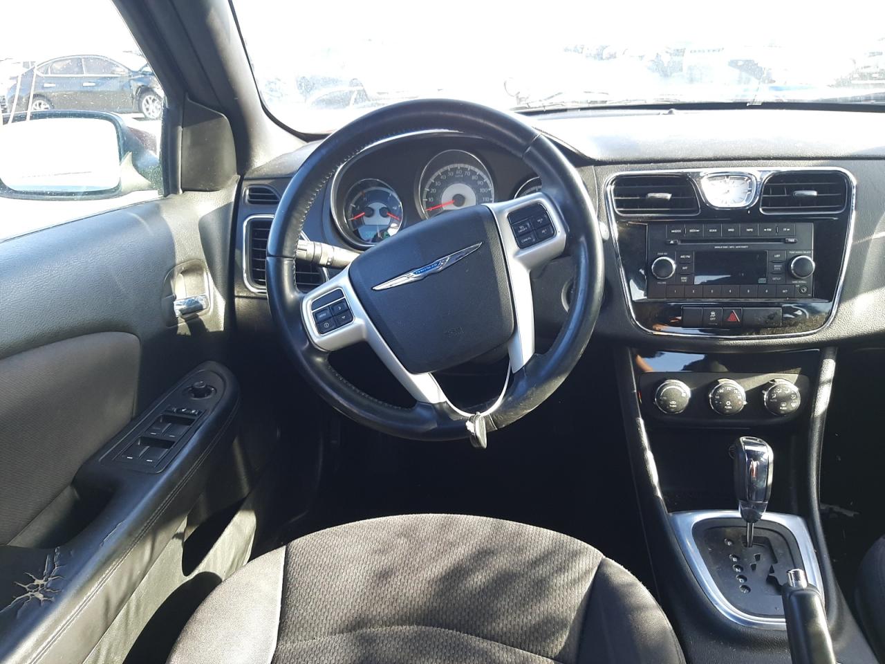 Photo 9 from auction – 2013 CHRYSLER 200 TOURIN with VIN 1C3CCBBB9DN762982