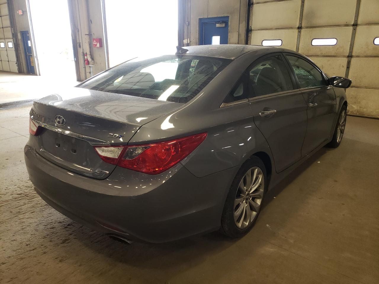 Photo 4 from auction – 2011 HYUNDAI SONATA SE with VIN 5NPEC4AB1BH244282