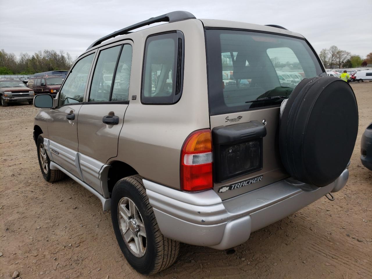 Photo 3 from auction – 2002 CHEVROLET TRACKER LT with VIN 2CNBJ634726916221