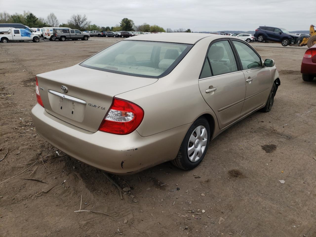 Photo 4 from auction – 2003 TOYOTA CAMRY LE with VIN JTDBE32K330162235