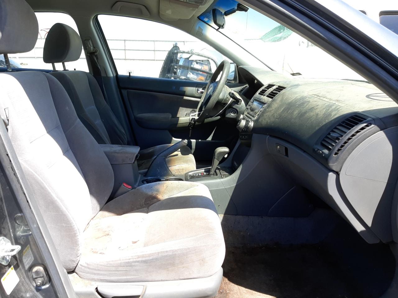 Photo 5 from auction – 2006 HONDA ACCORD LX with VIN JHMCM56406C001082