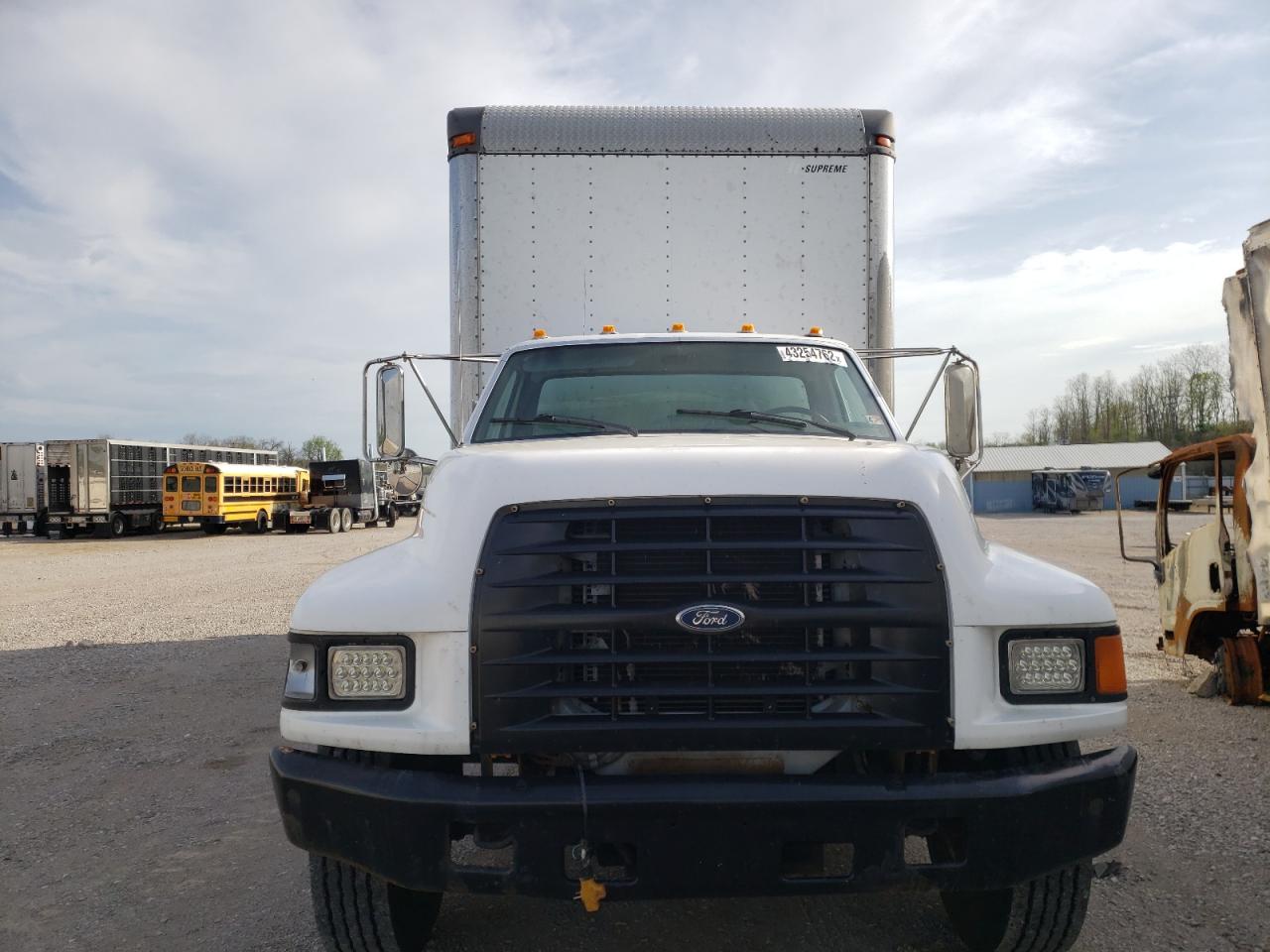 Photo 9 from auction – 1999 FORD F800 with VIN 3FENF80C2XMA08015