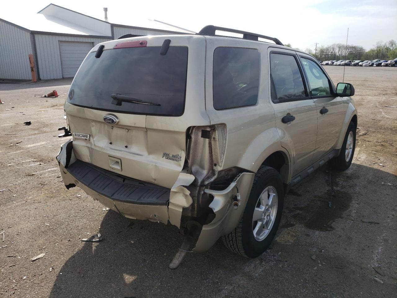Photo 4 from auction – 2011 FORD ESCAPE XLT with VIN 1FMCU0D76BKA32270