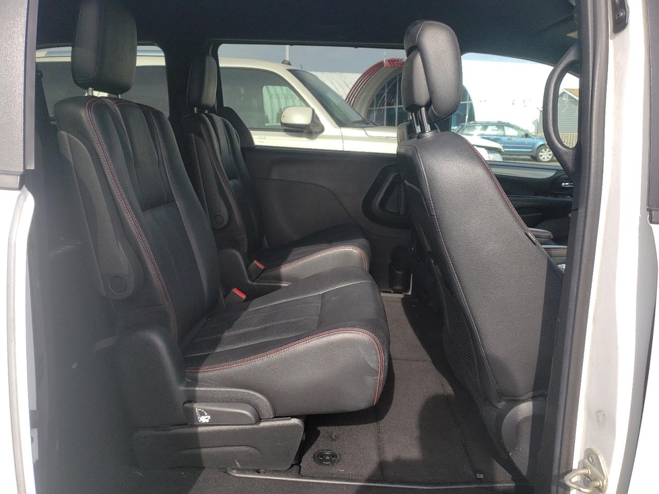 Photo 6 from auction – 2019 DODGE GRAND CARA with VIN 2C4RDGEG1KR760361