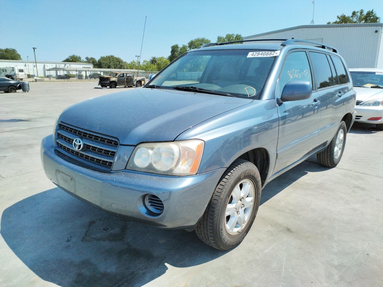 Photo 2 from auction – 2003 TOYOTA HIGHLANDER with VIN JTEGD21A830061876