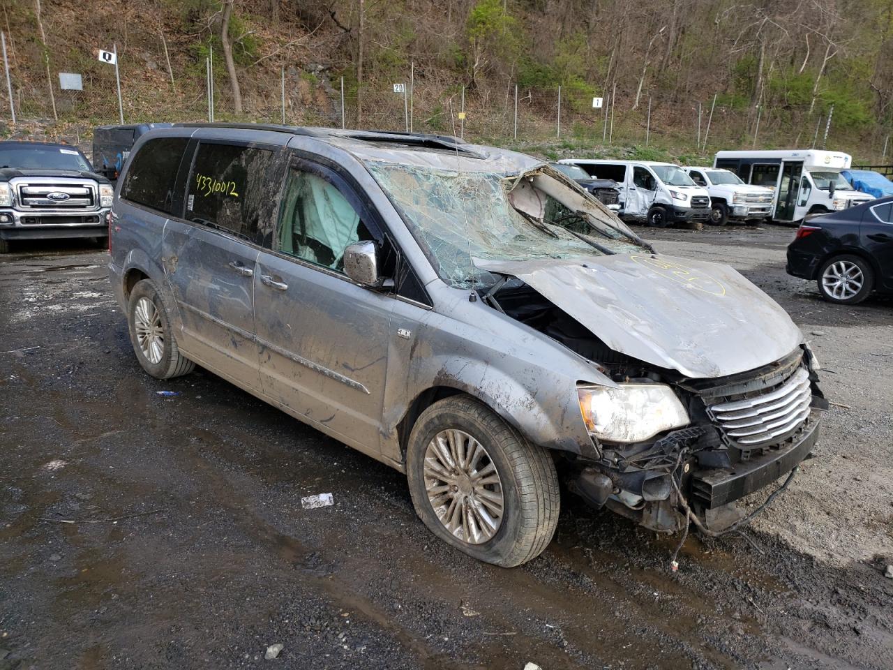 CHRYSLER TOWN & COU 2014 with VIN 2C4RC1CG0ER365367 - Photo from auction