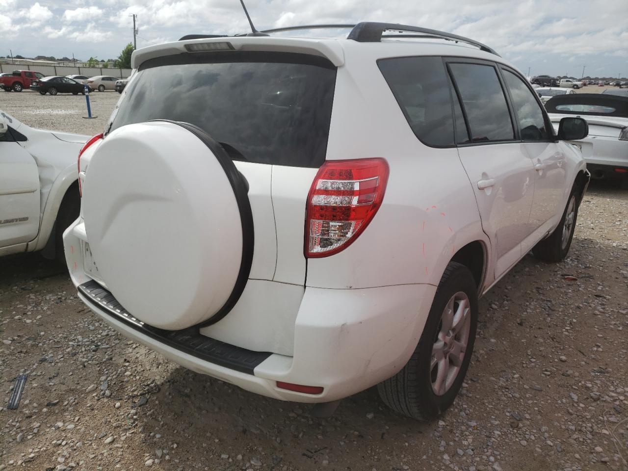 Photo 4 from auction – 2011 TOYOTA RAV4 with VIN JTMZF4DVXBD030427