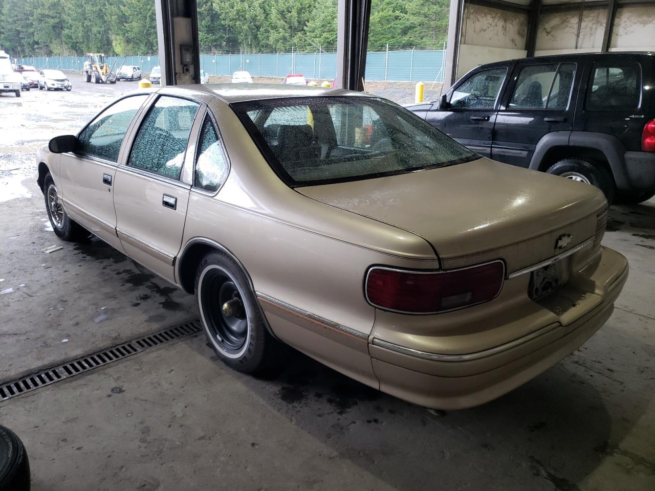 Photo 3 from auction – 1996 CHEVROLET CAPRICE / with VIN 1G1BL52P7TR140160