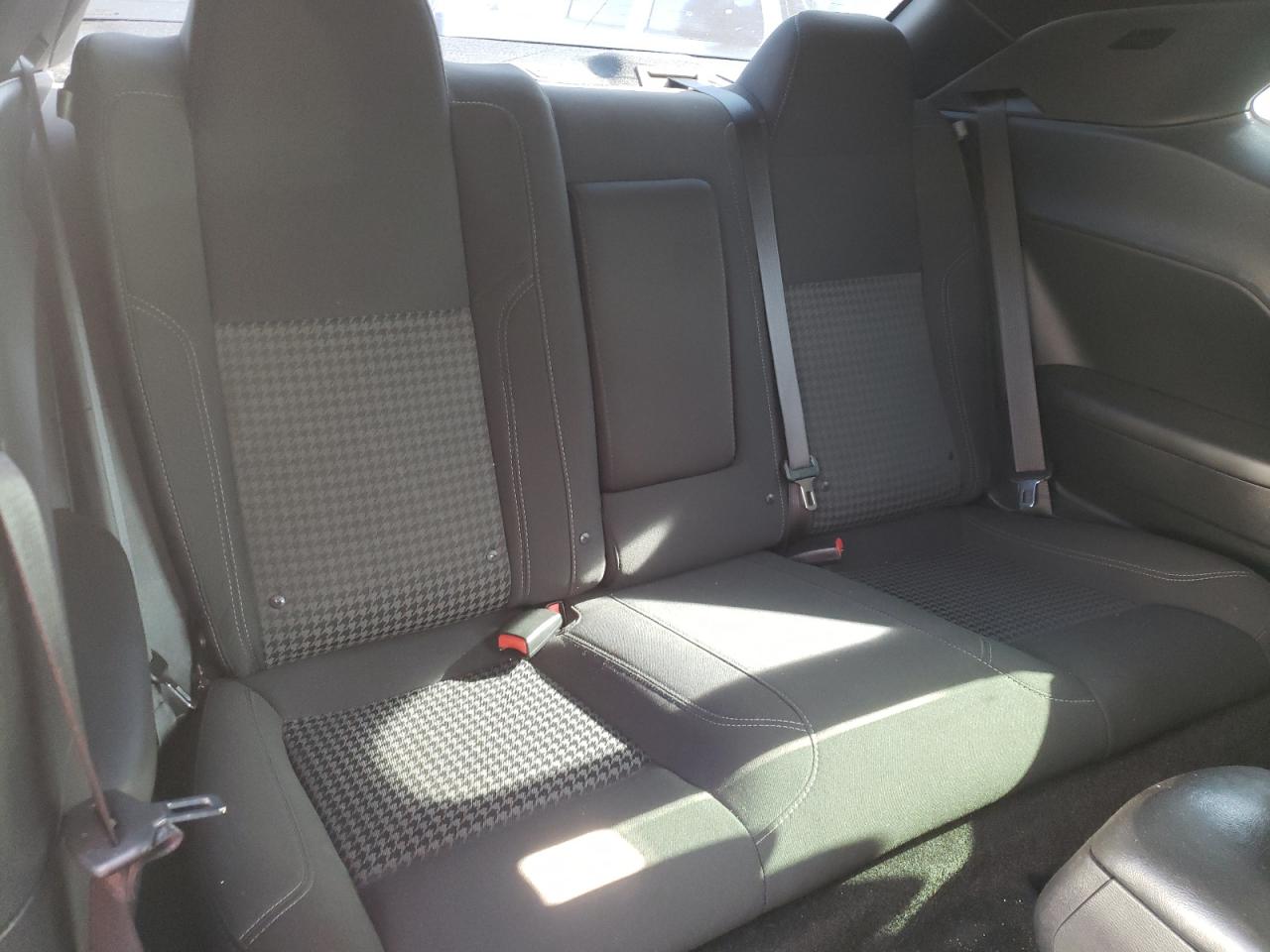 Photo 6 from auction – 2015 DODGE CHALLENGER with VIN 2C3CDZAT0FH711012