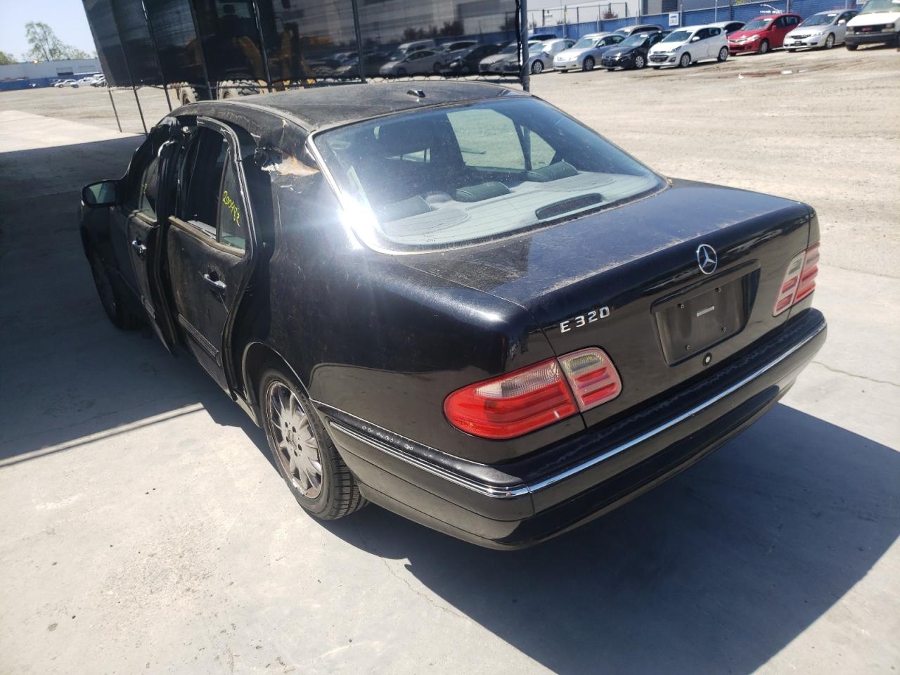 Photo 3 from auction – 2001 MERCEDES-BENZ E 320 with VIN WDBJF65J81B363271