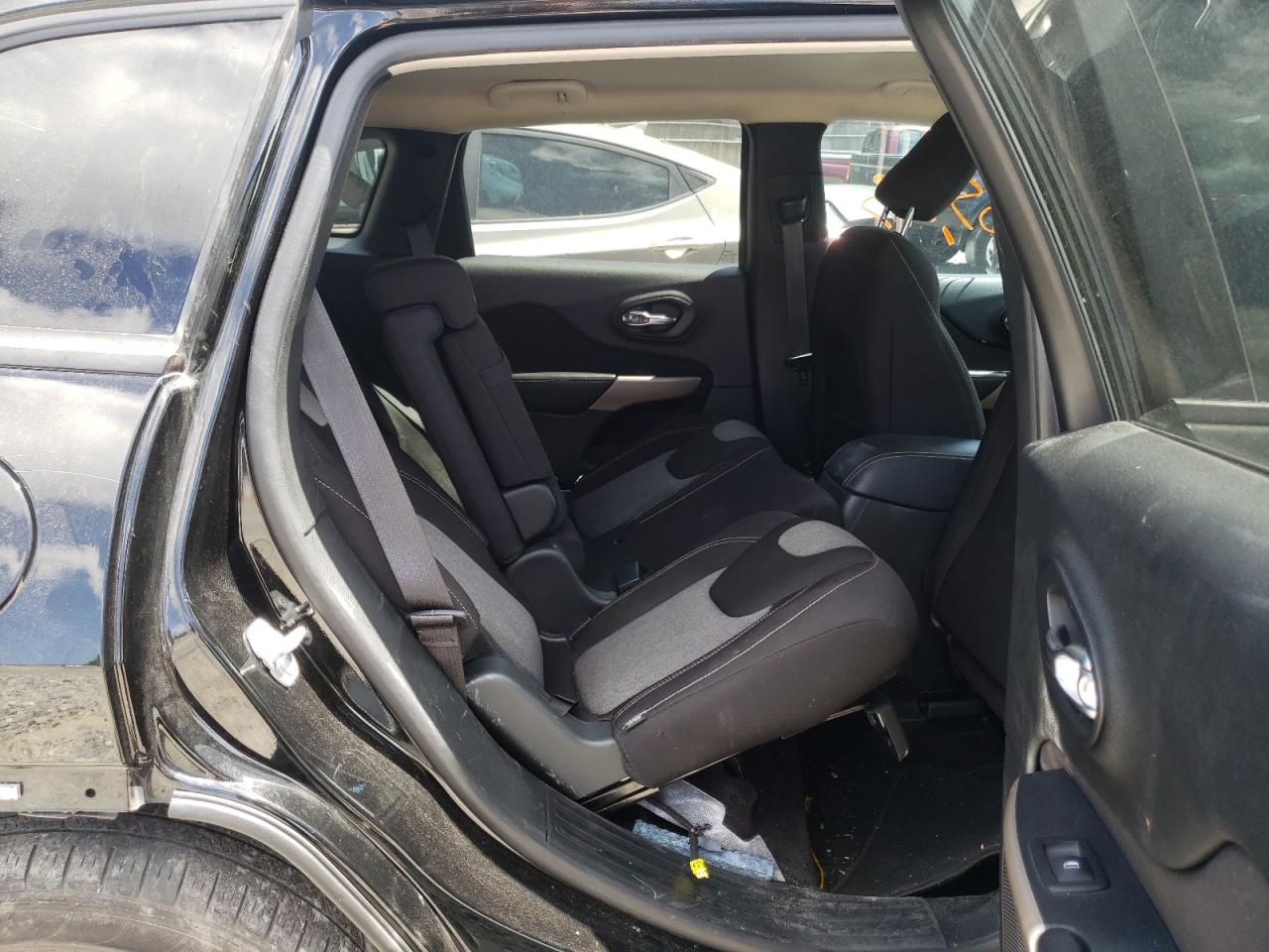 Photo 6 from auction – 2017 JEEP CHEROKEE S with VIN 1C4PJLAB9HW571671
