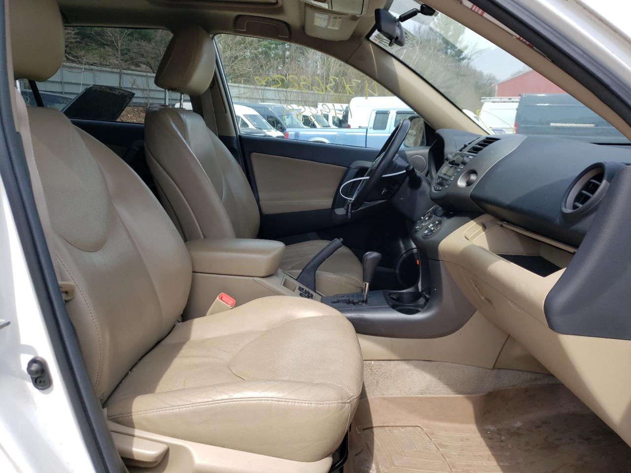 Photo 5 from auction – 2009 TOYOTA RAV4 LIMIT with VIN 2T3BF31V99W017181