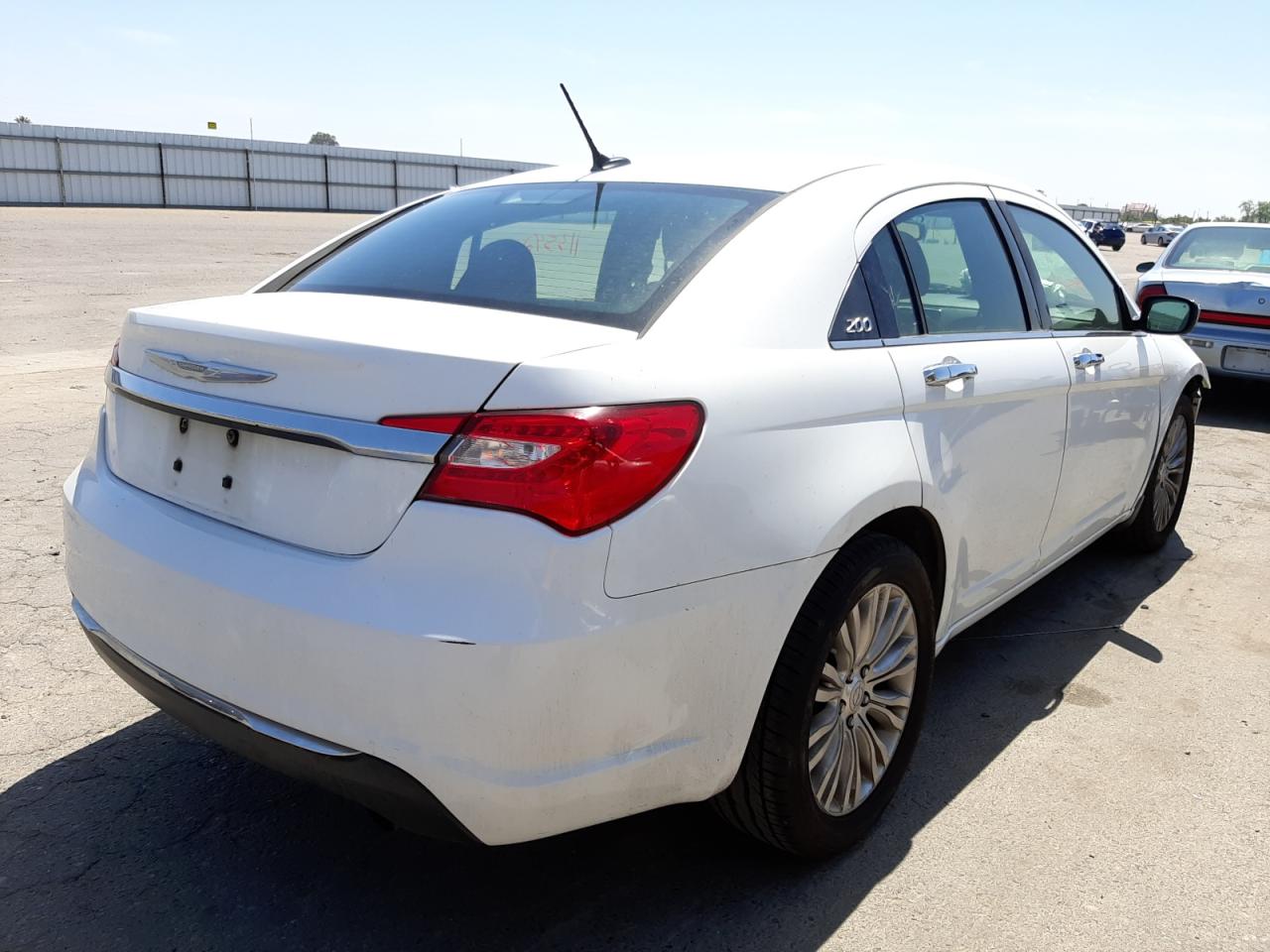 Photo 4 from auction – 2012 CHRYSLER 200 LIMITE with VIN 1C3CCBCB8CN138314