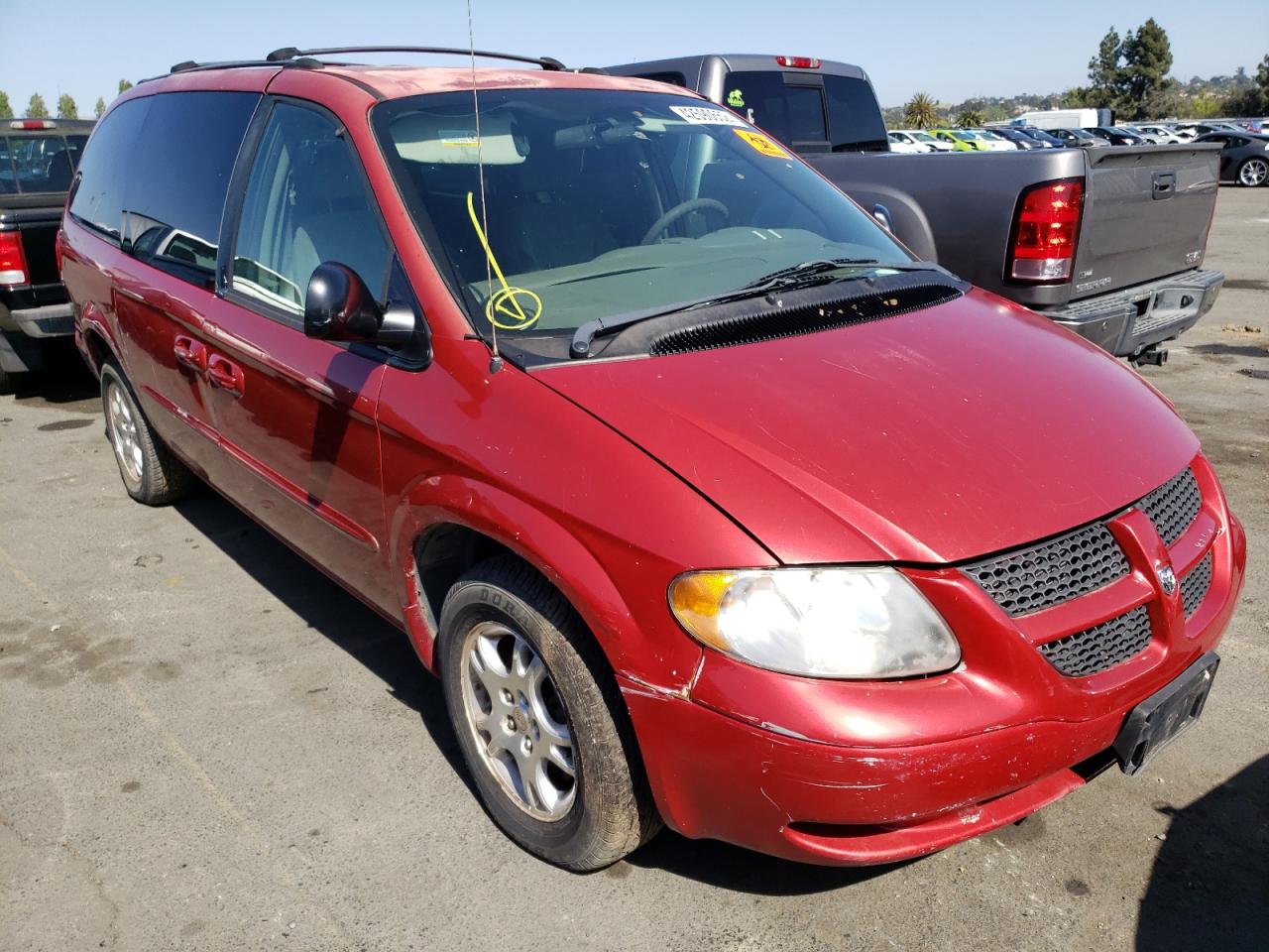 DODGE CARAVAN 2003 with VIN 2D8GP74L23R210506 - Photo from auction