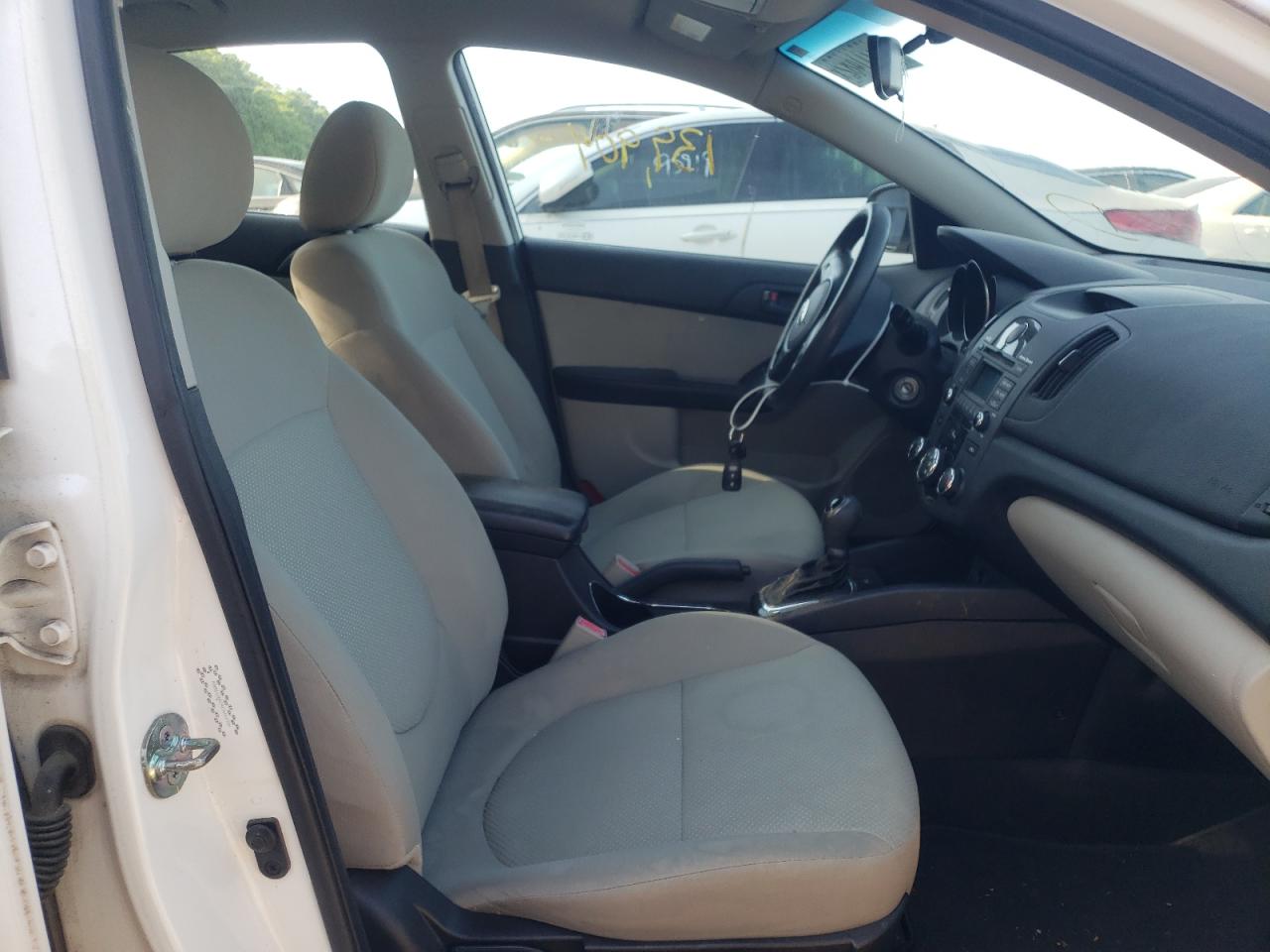 Photo 5 from auction – 2012 KIA FORTE EX with VIN KNAFU4A28C5467886