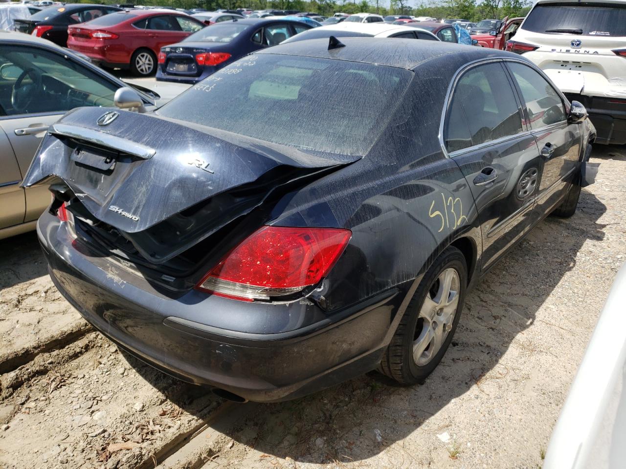 Photo 4 from auction – 2005 ACURA RL with VIN JH4KB16575C009536