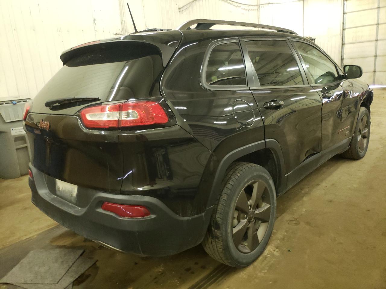 Photo 4 from auction – 2016 JEEP CHEROKEE L with VIN 1C4PJLCB6GW350637