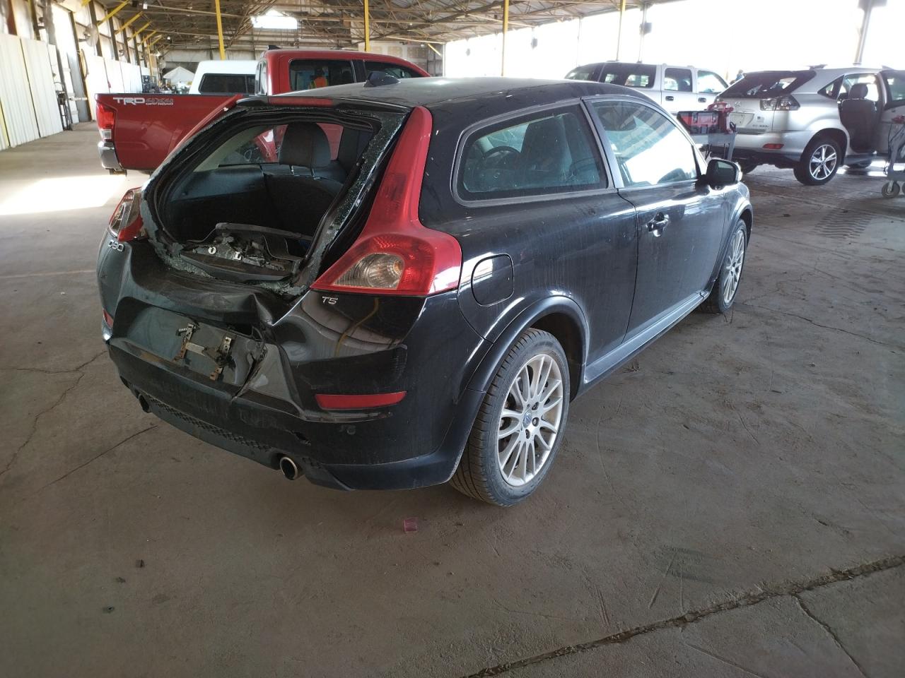 Photo 4 from auction – 2011 VOLVO C30 T5 with VIN YV1672MK0B2206501