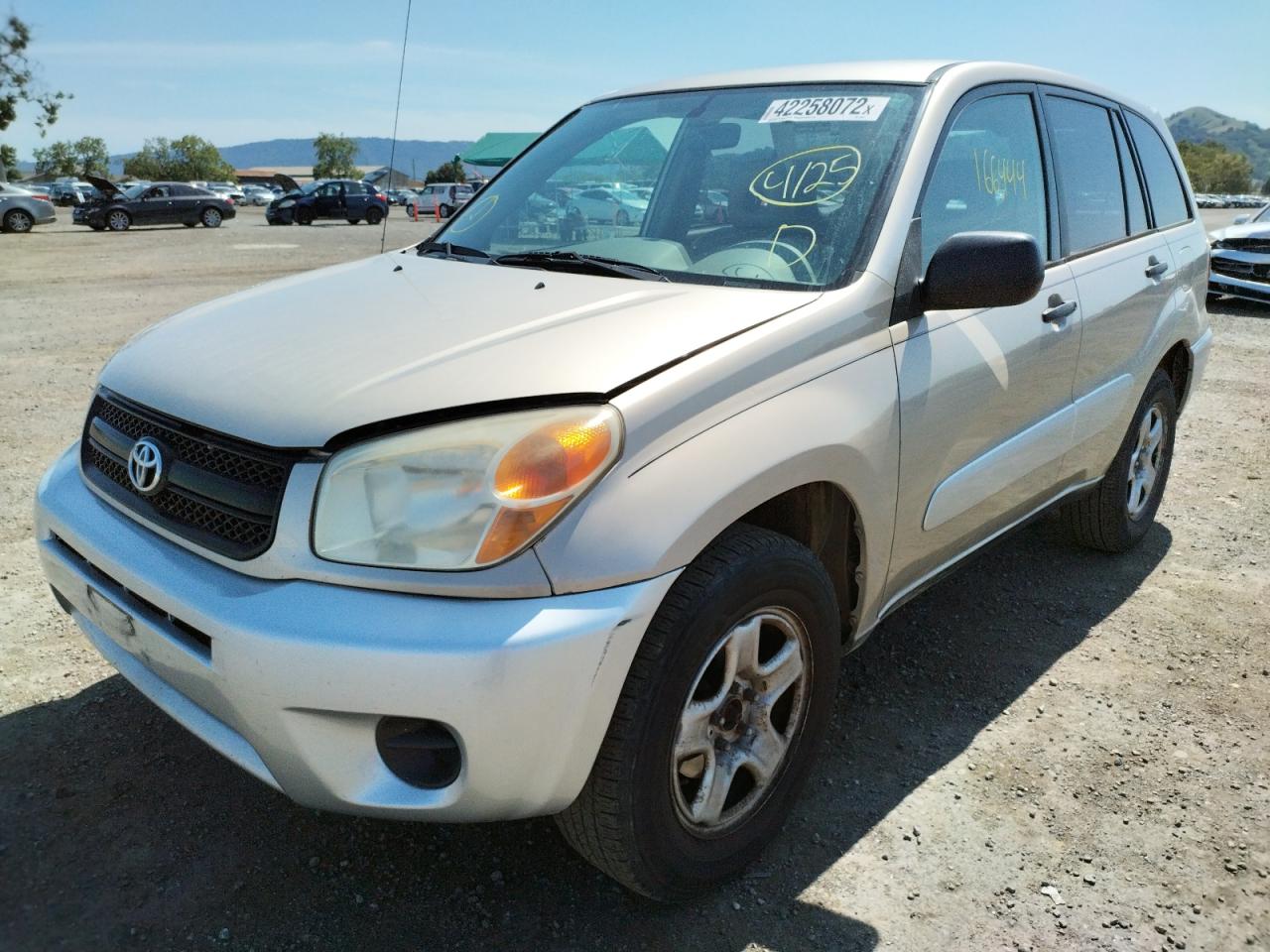 Photo 2 from auction – 2004 TOYOTA RAV4 with VIN JTEGD20V940025071