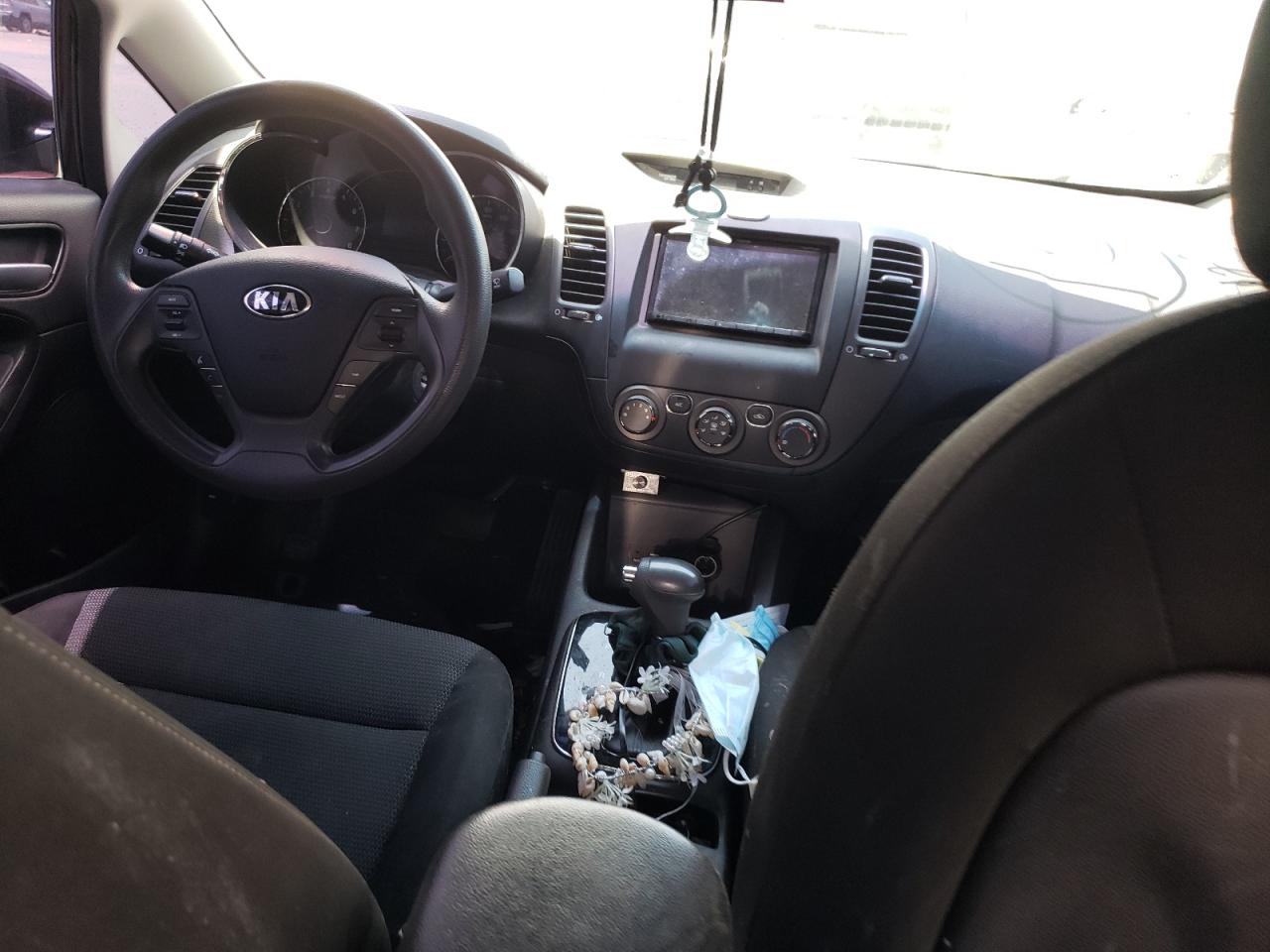 Photo 9 from auction – 2017 KIA FORTE LX with VIN 3KPFK4A71HE010689