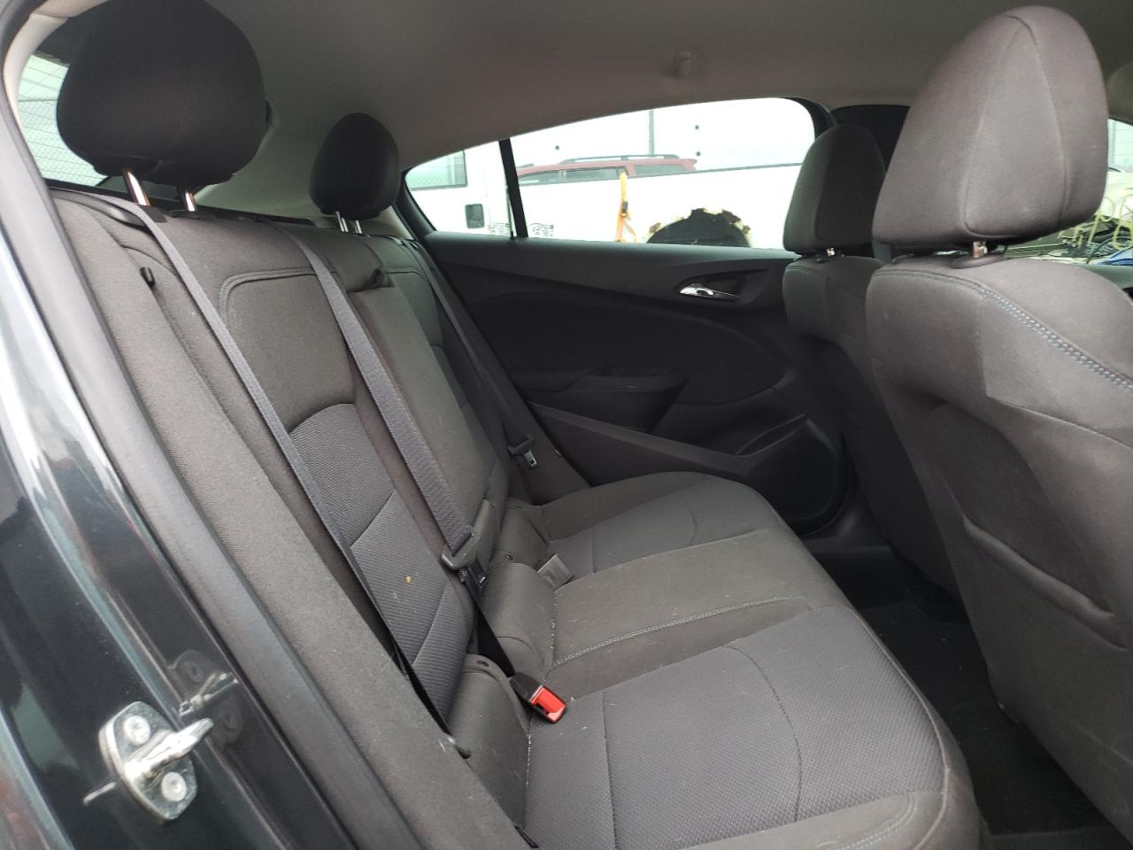 Photo 6 from auction – 2018 CHEVROLET CRUZE LT with VIN 3G1BE6SM5JS554196