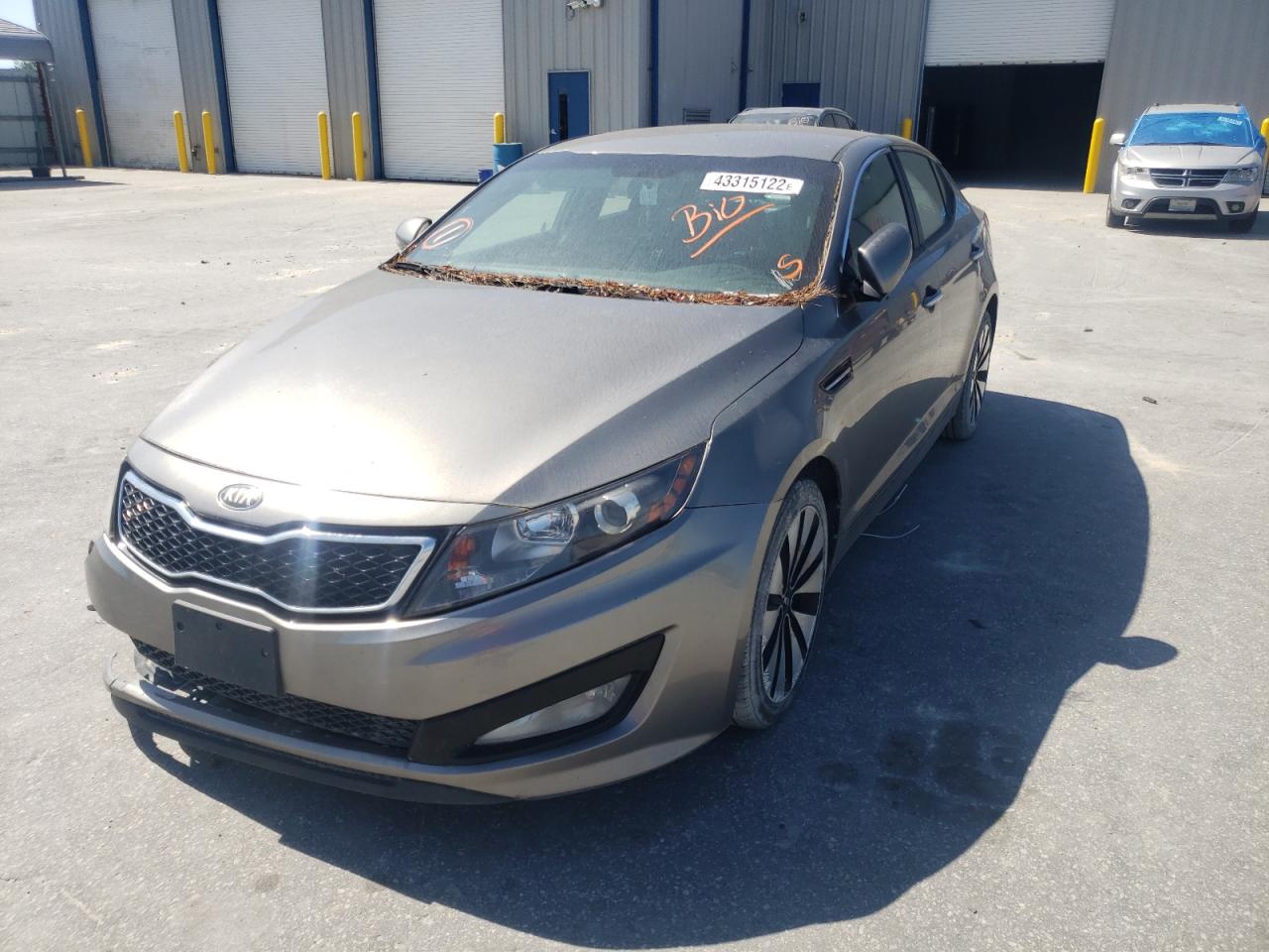 Photo 2 from auction – 2013 KIA OPTIMA SX with VIN 5XXGR4A67DG235885