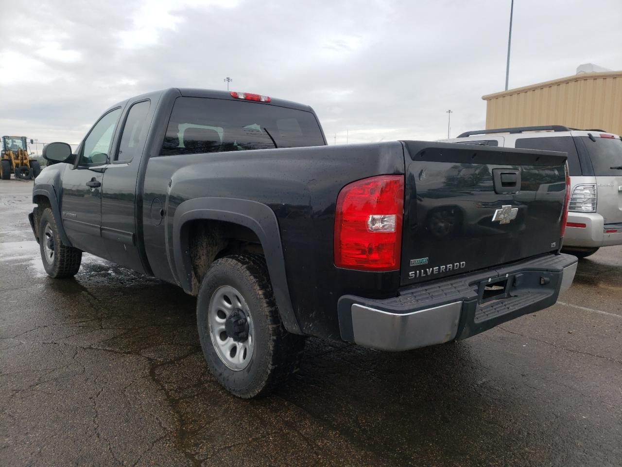 Photo 3 from auction – 2011 CHEVROLET SILVERADO with VIN 1GCRCREA6BZ267596
