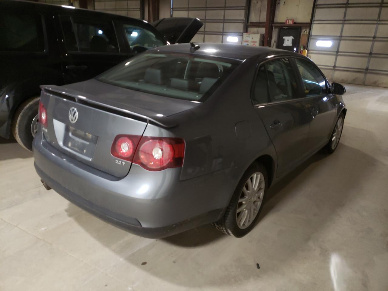 Photo 4 from auction – 2008 VOLKSWAGEN JETTA WOLF with VIN 3VWRJ71K38M184868