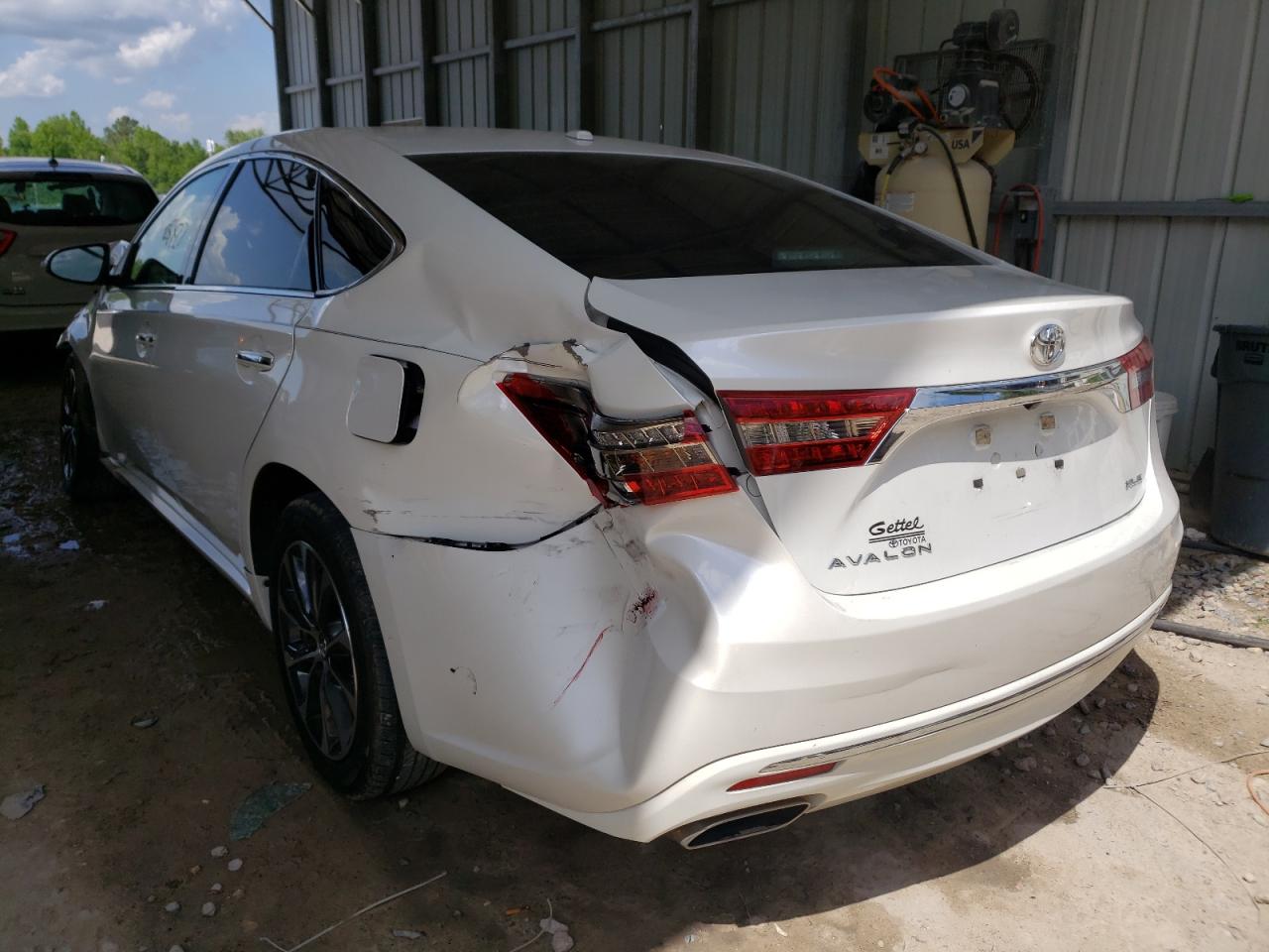 Photo 3 from auction – 2017 TOYOTA AVALON XLE with VIN 4T1BK1EB4HU259061