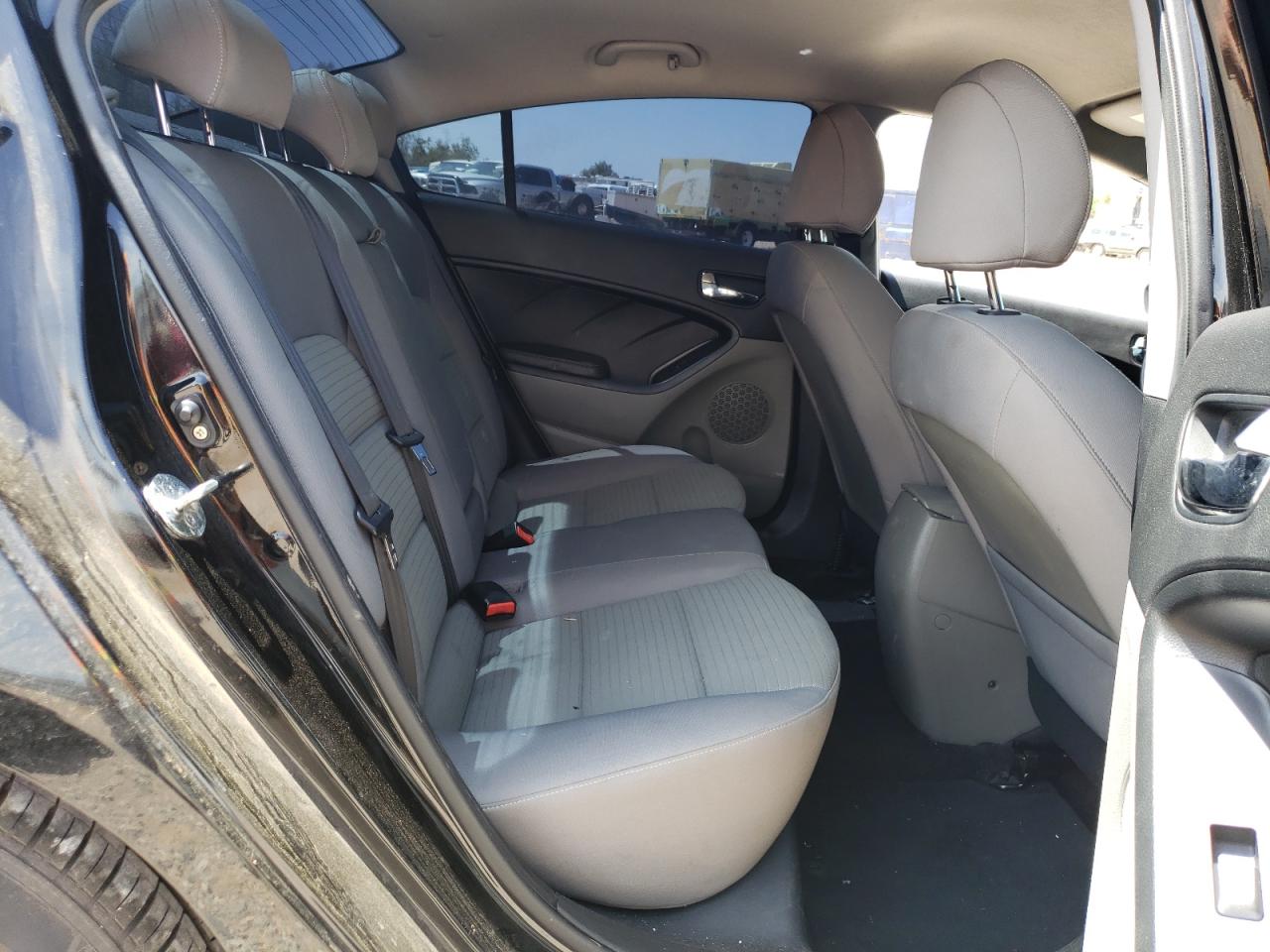 Photo 6 from auction – 2016 KIA FORTE LX with VIN KNAFX4A68G5500613