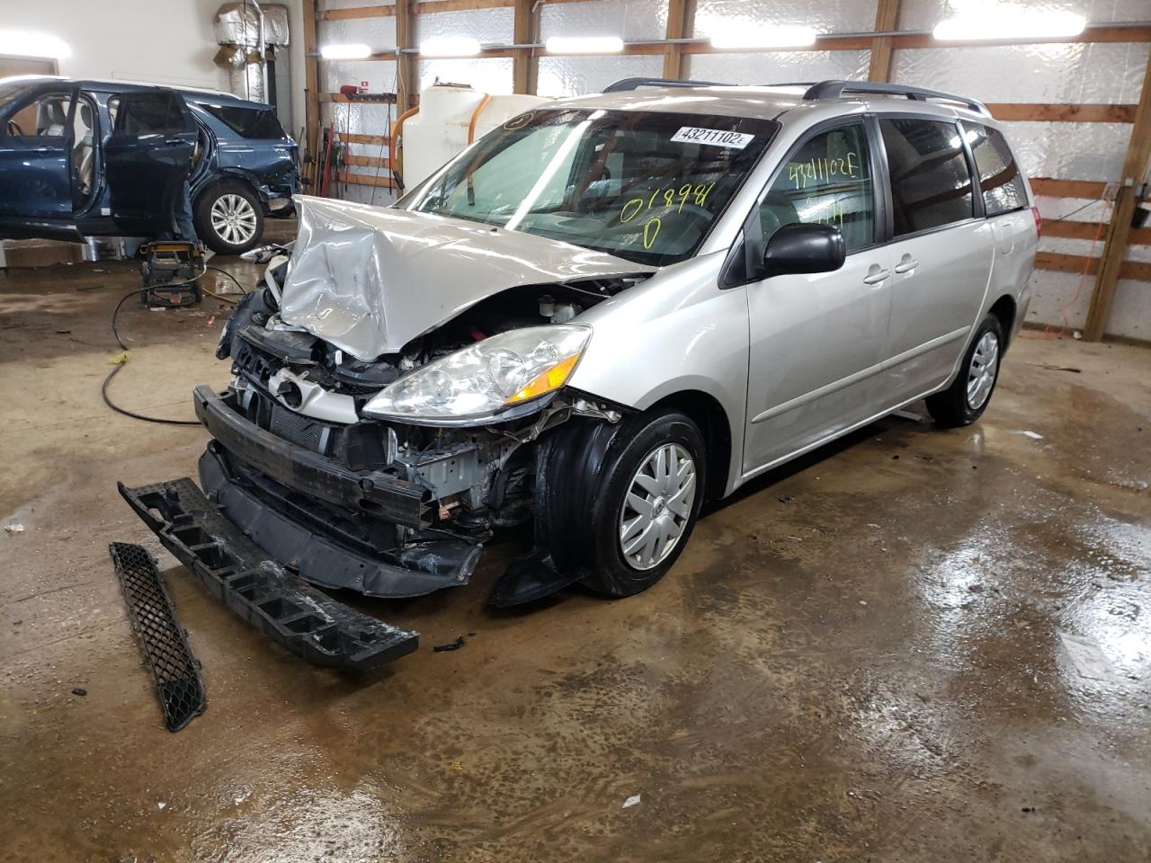 Photo 2 from auction – 2007 TOYOTA SIENNA CE with VIN 5TDZK23C47S018981