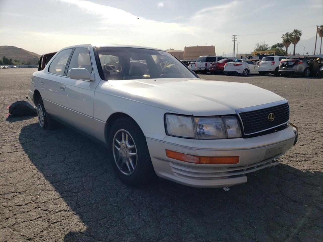 LEXUS LS 400 1992 with VIN JT8UF11E0N0129054 - Photo from auction