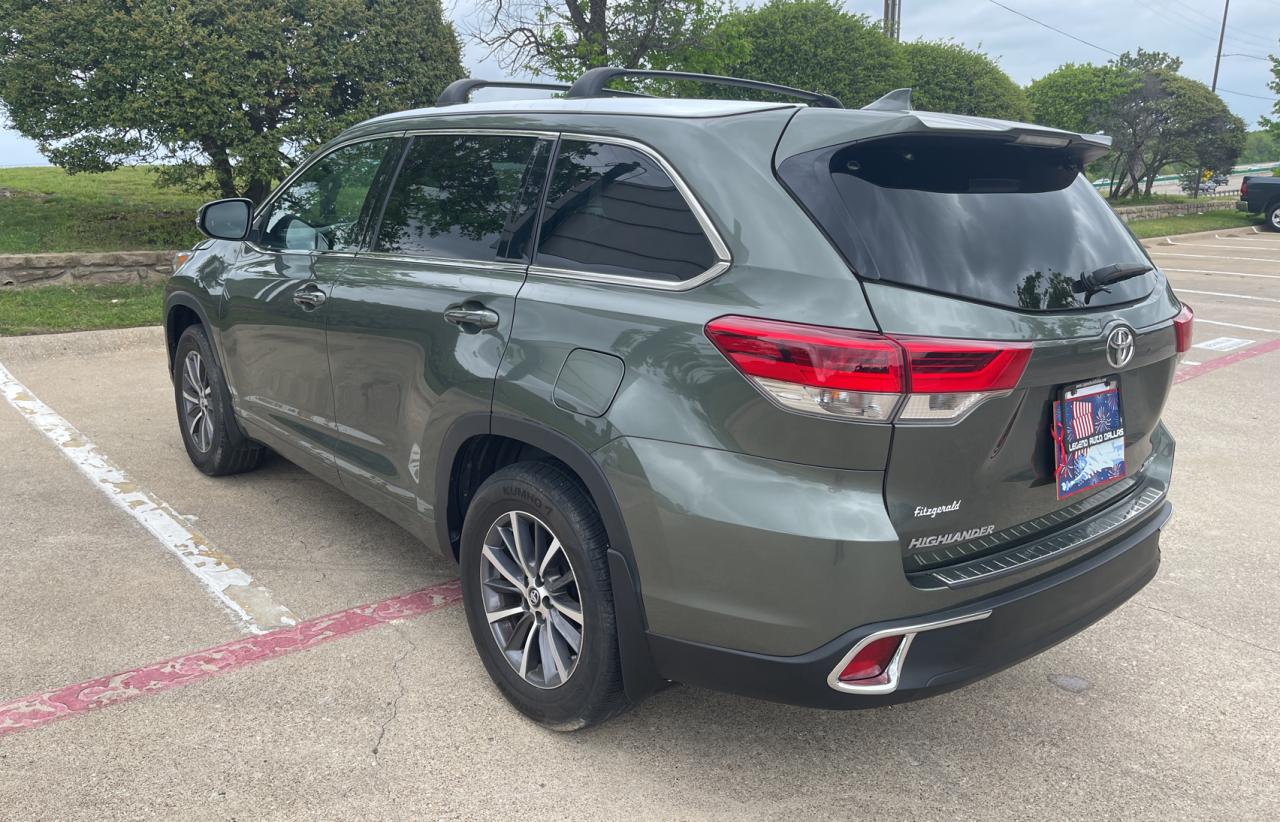 Photo 3 from auction – 2018 TOYOTA HIGHLANDER with VIN 5TDJZRFH2JS865773