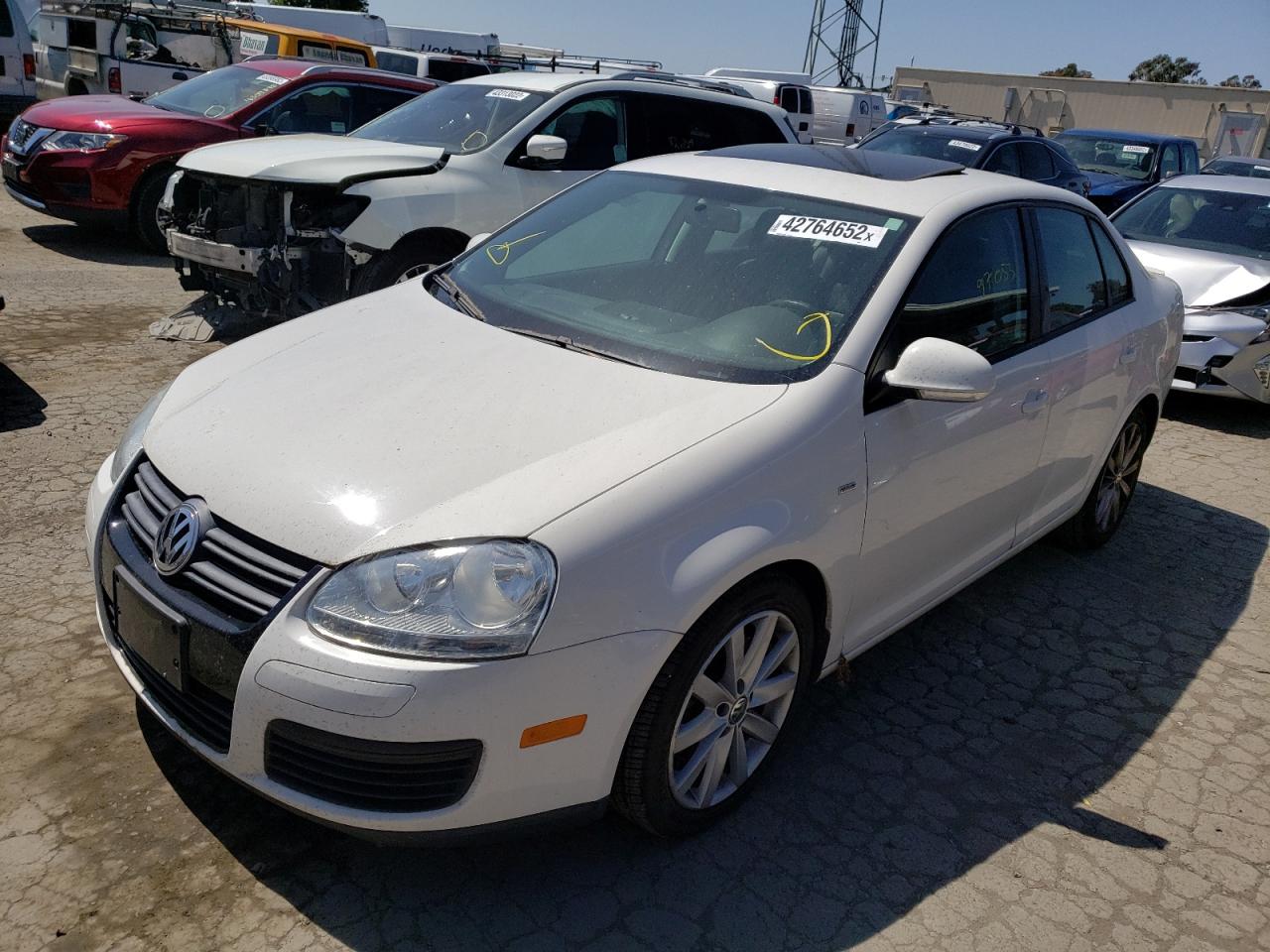 Photo 2 from auction – 2010 VOLKSWAGEN JETTA WOLF with VIN 3VWRA7AJ7AM025588