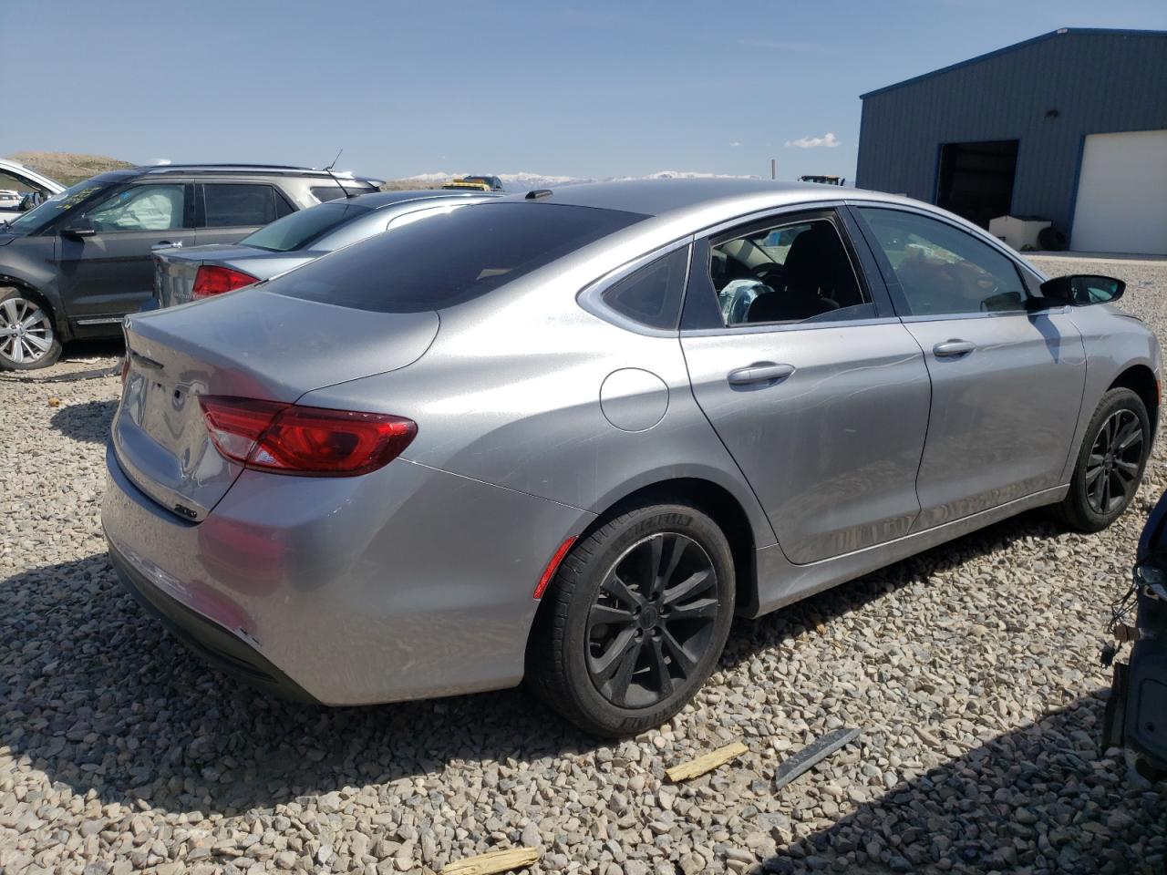 Photo 4 from auction – 2015 CHRYSLER 200 LIMITE with VIN 1C3CCCAB2FN658781