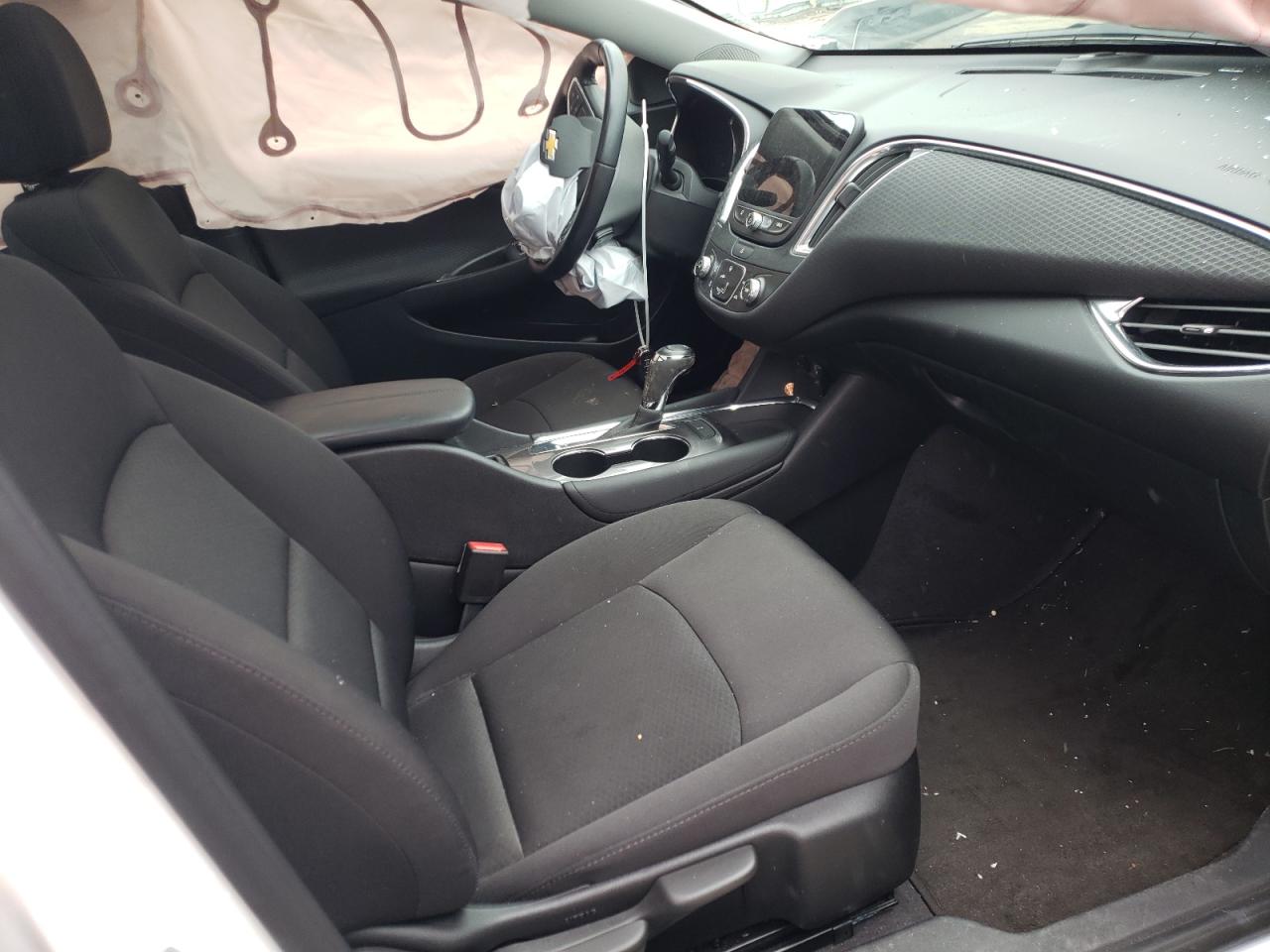 Photo 5 from auction – 2018 CHEVROLET MALIBU LT with VIN 1G1ZD5STXJF291825