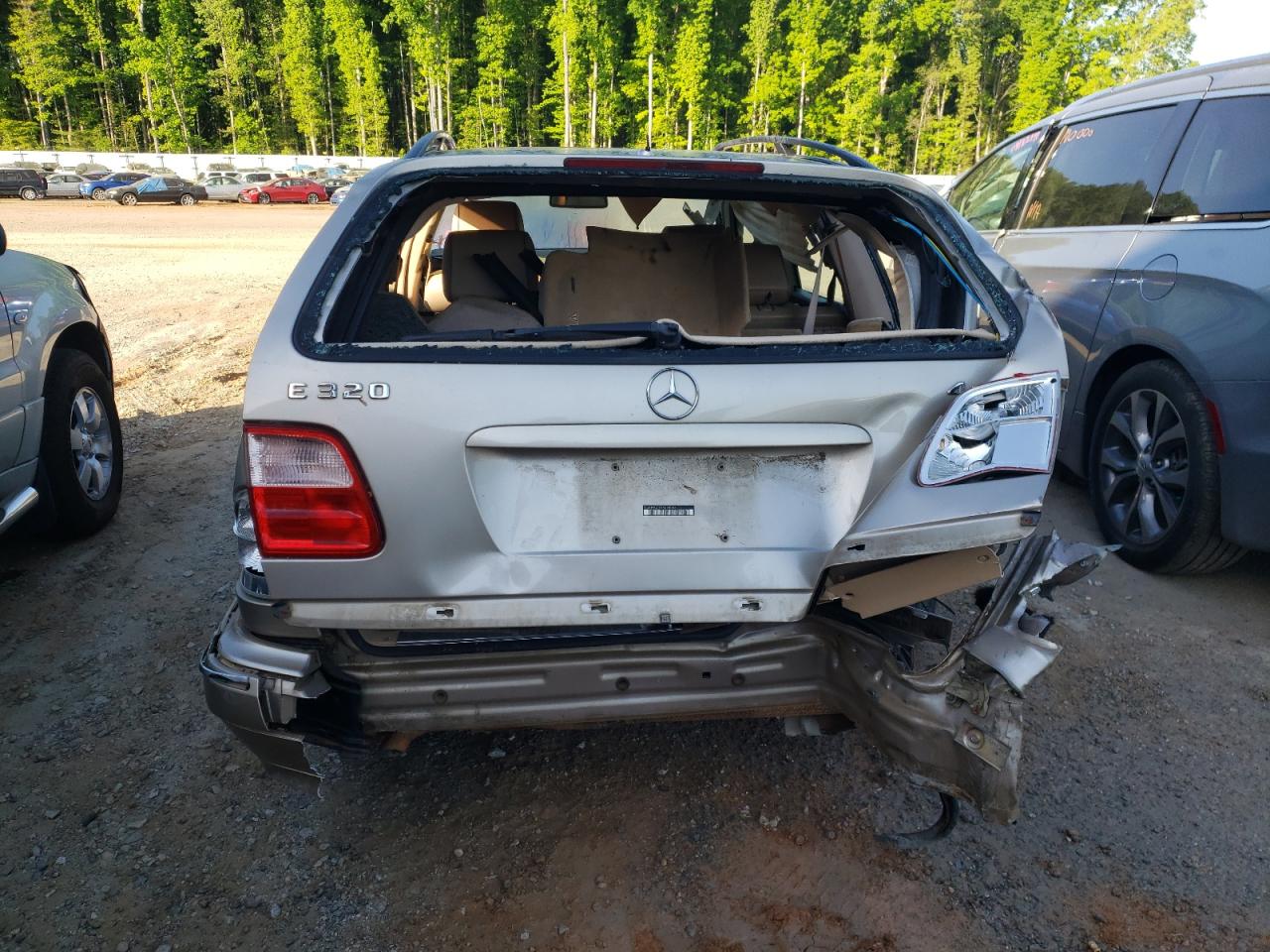 Photo 9 from auction – 2002 MERCEDES-BENZ E 320 4MAT with VIN WDBJH82J92X064063